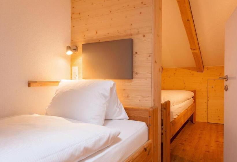 סוויטה משפחתית, Capricorn