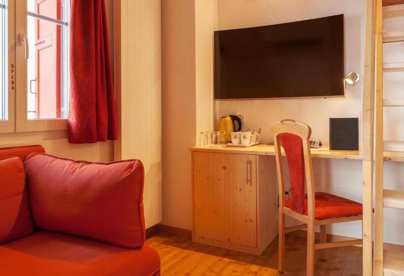 סוויטה משפחתית, Capricorn