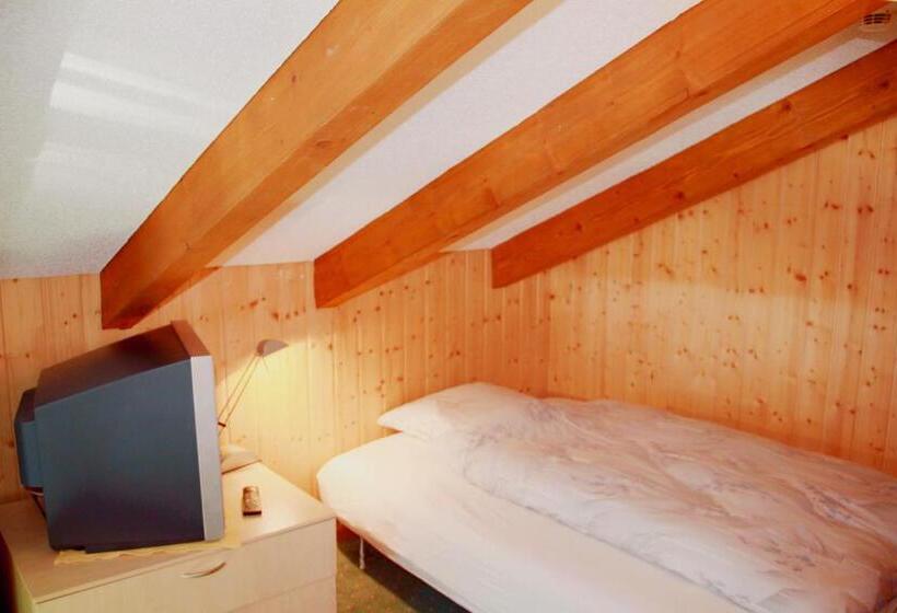 סוויטת ג'וניור םע נוף, Capricorn