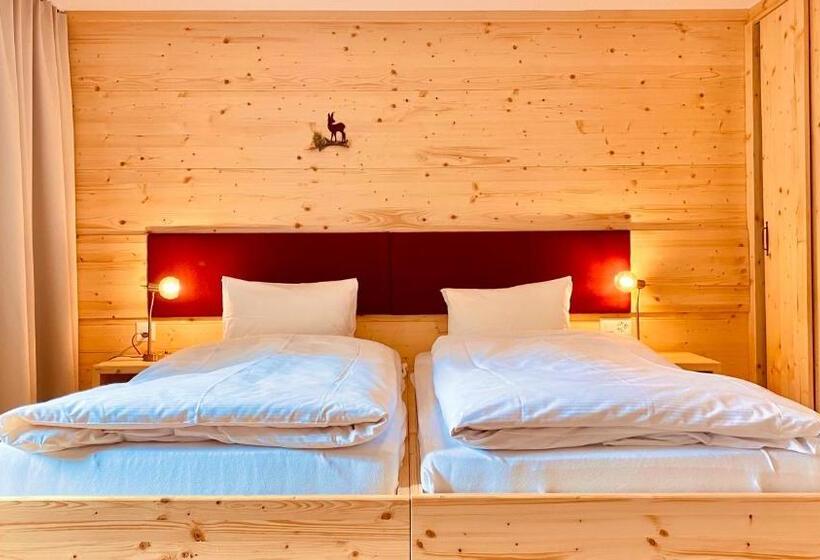 סוויטת ג'וניור םע נוף, Capricorn