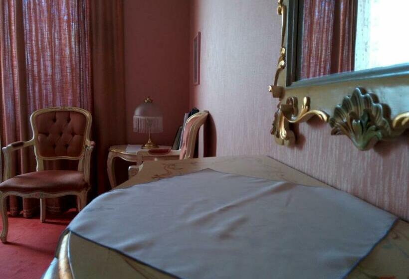 Standart Oda, Croix D Or Et Poste   Historisches