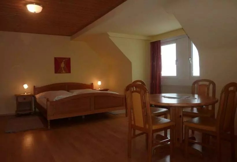 Perhehuone, Der Löffler Am Semmering Bed&breakfast