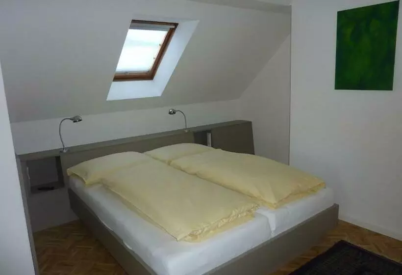 Huoneisto 2 Makuuhuonetta Parveke, Der Löffler Am Semmering Bed&breakfast
