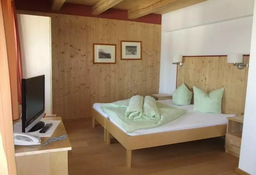 コンフォートルーム, Gasthof Kronburg
