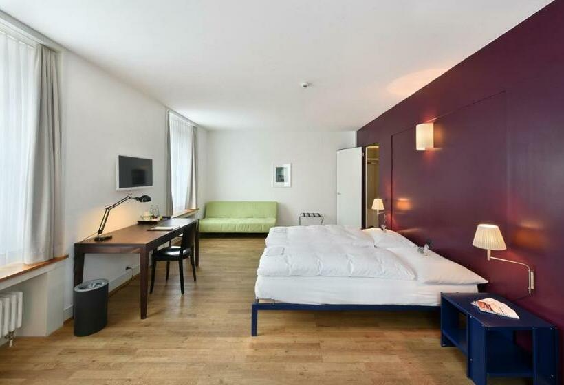 行政房间, Im Schlosspark