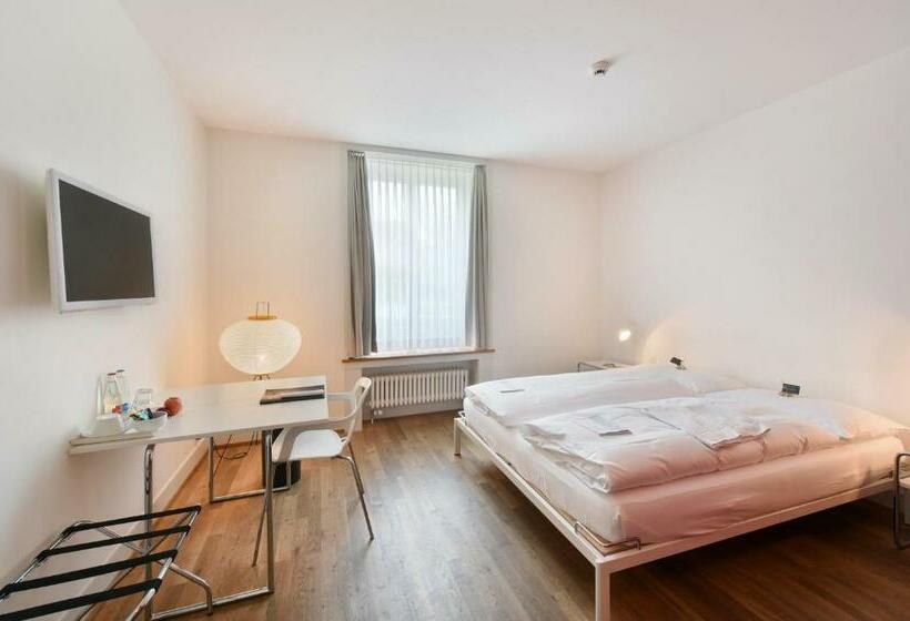 高级大房间, Im Schlosspark