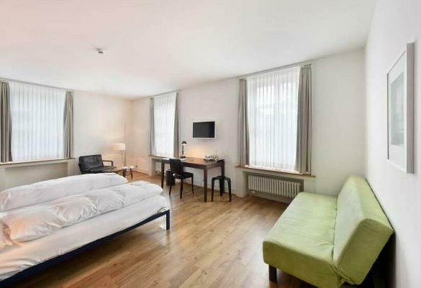 行政房间, Im Schlosspark