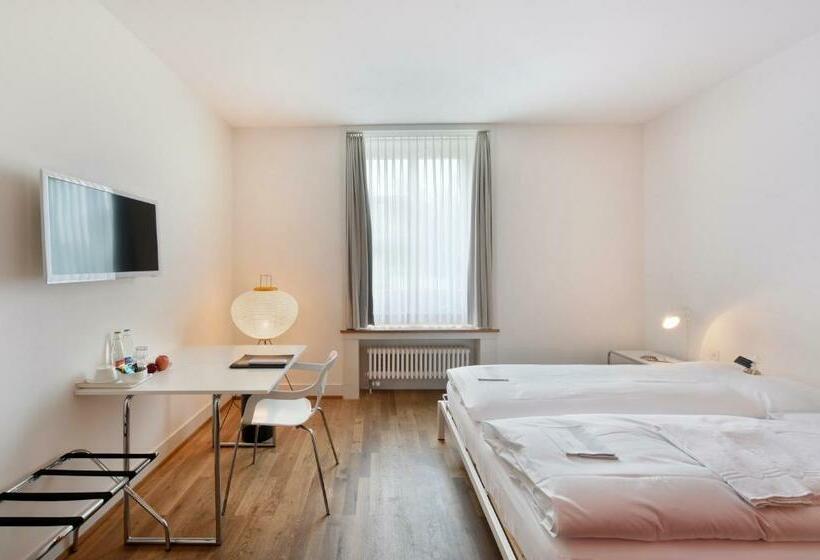 高级大房间, Im Schlosspark