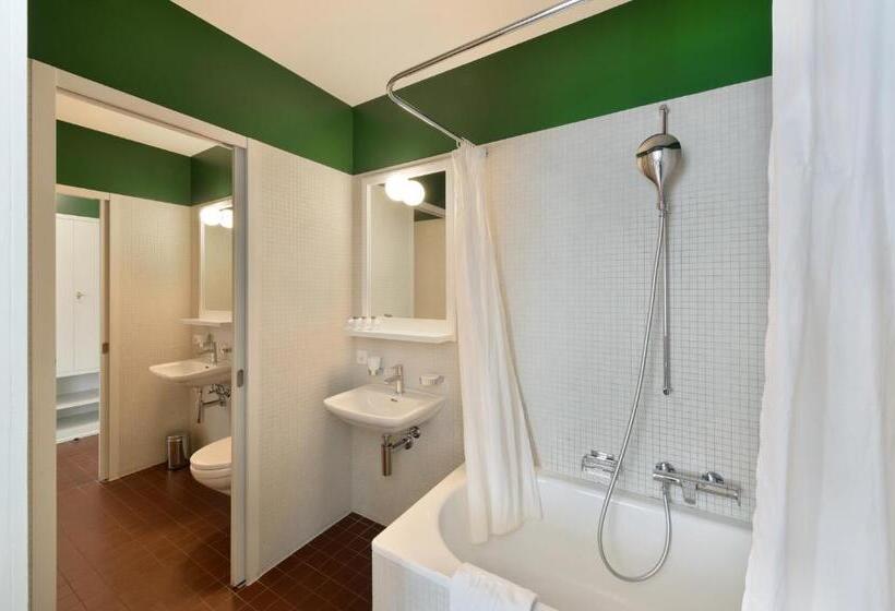 高级大房间, Im Schlosspark