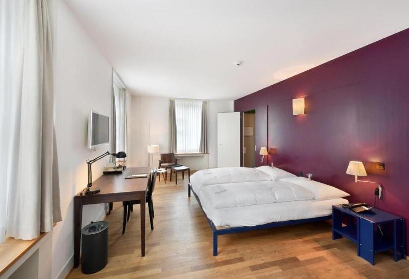 高级大房间, Im Schlosspark