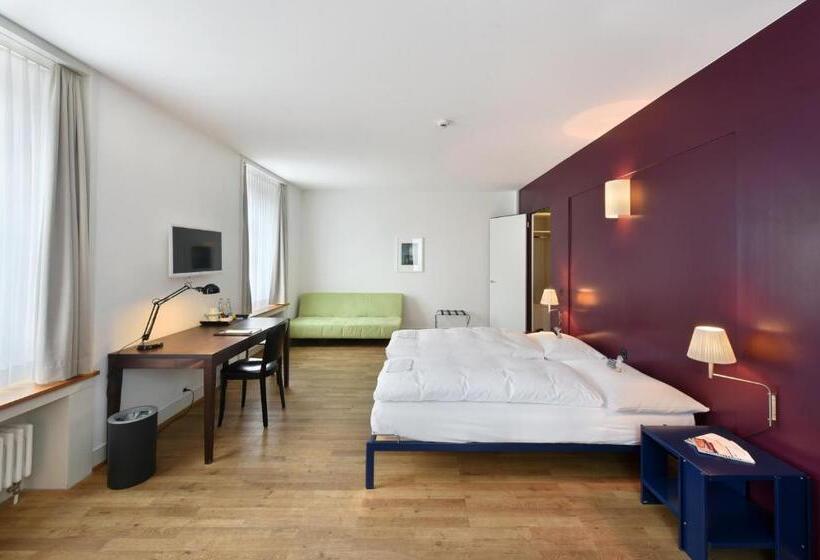 高级大房间, Im Schlosspark