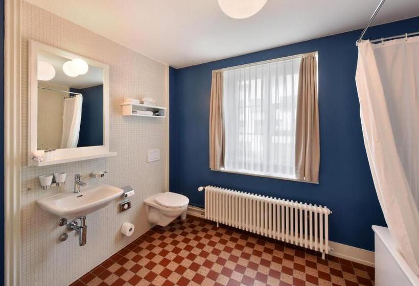 标准间, Im Schlosspark