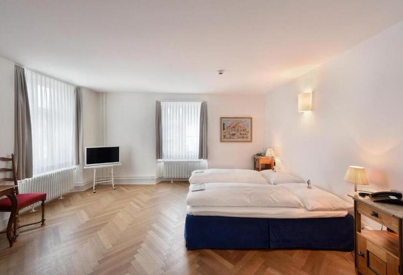 标准间, Im Schlosspark