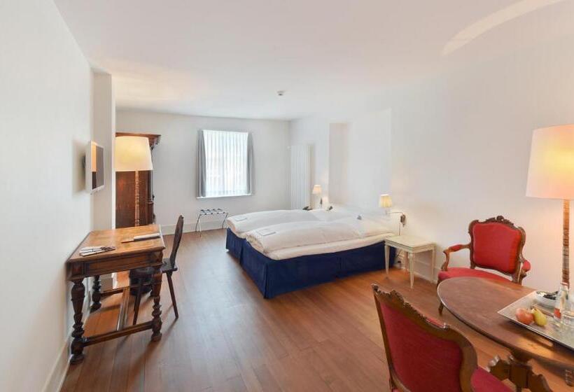 标准间, Im Schlosspark