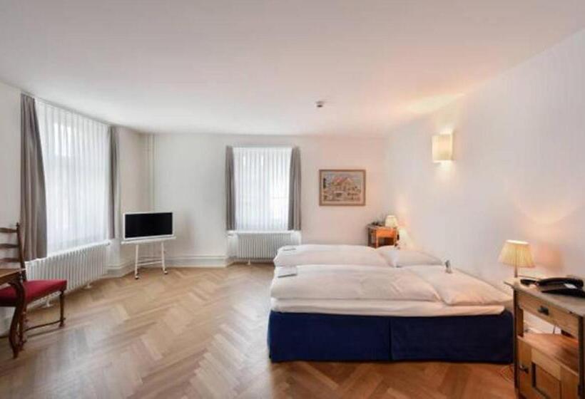 高级大房间, Im Schlosspark