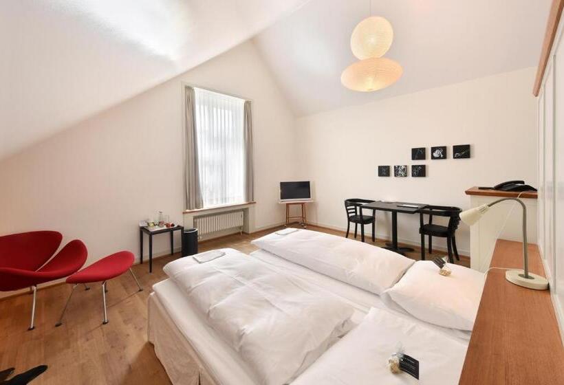 行政房间, Im Schlosspark