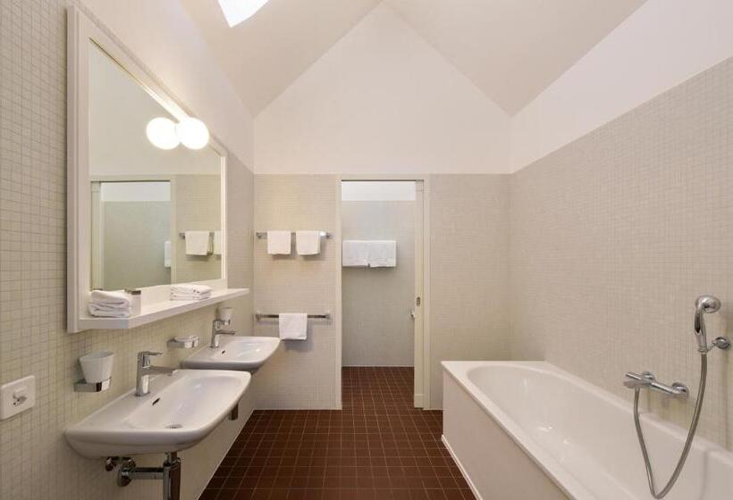 行政房间, Im Schlosspark