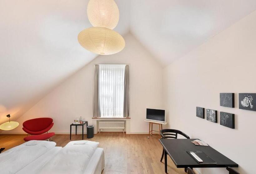 行政房间, Im Schlosspark