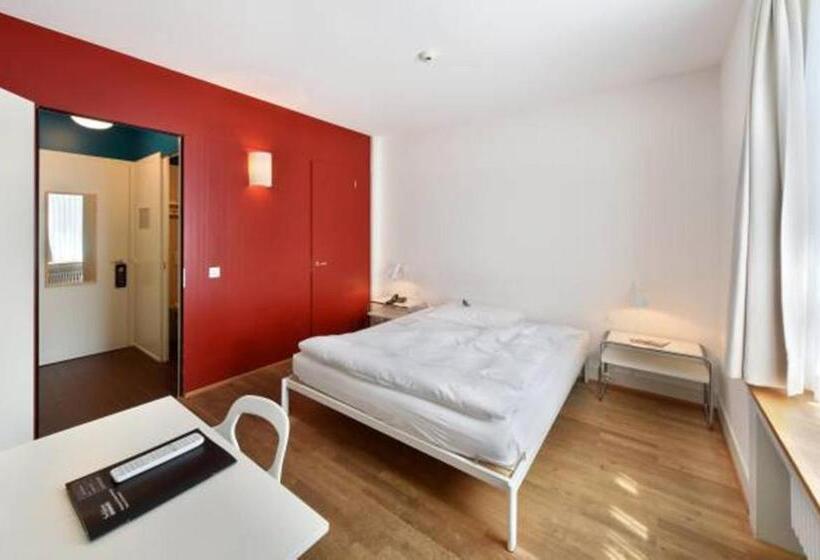 标准间, Im Schlosspark