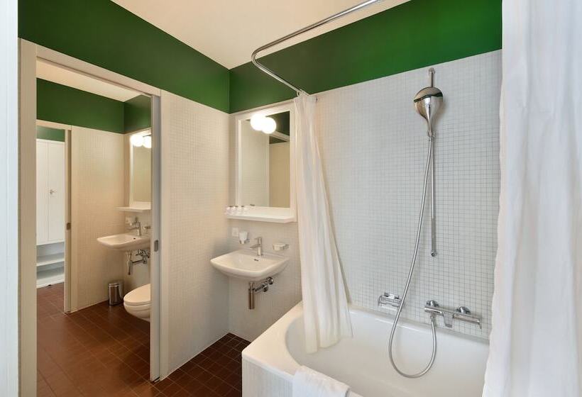 高级大房间, Im Schlosspark