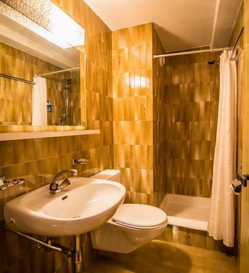 标准间, La Collina