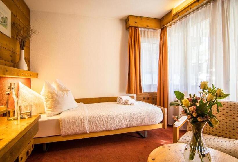 带阳台的标准单人间, La Collina