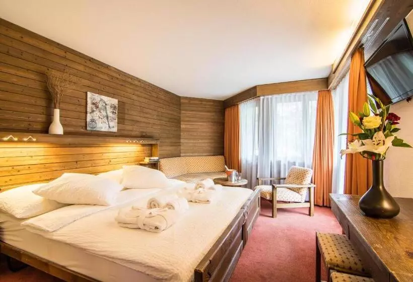 Standardzimmer Kingsize Bett, La Collina