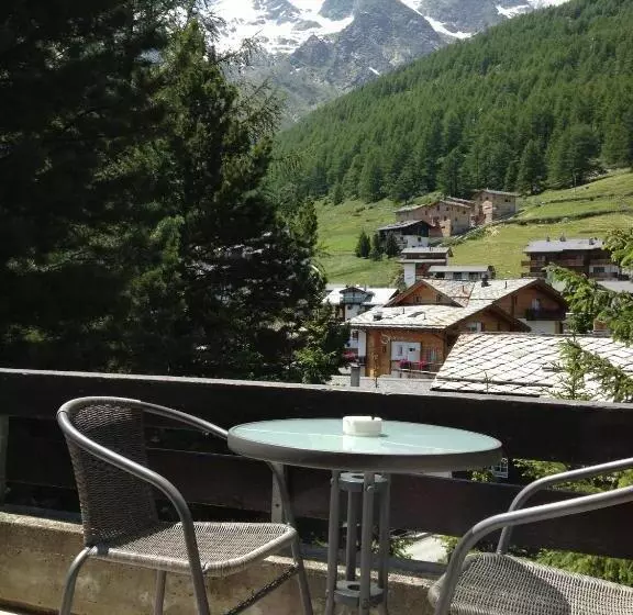 Standardzimmer Kingsize Bett, La Collina