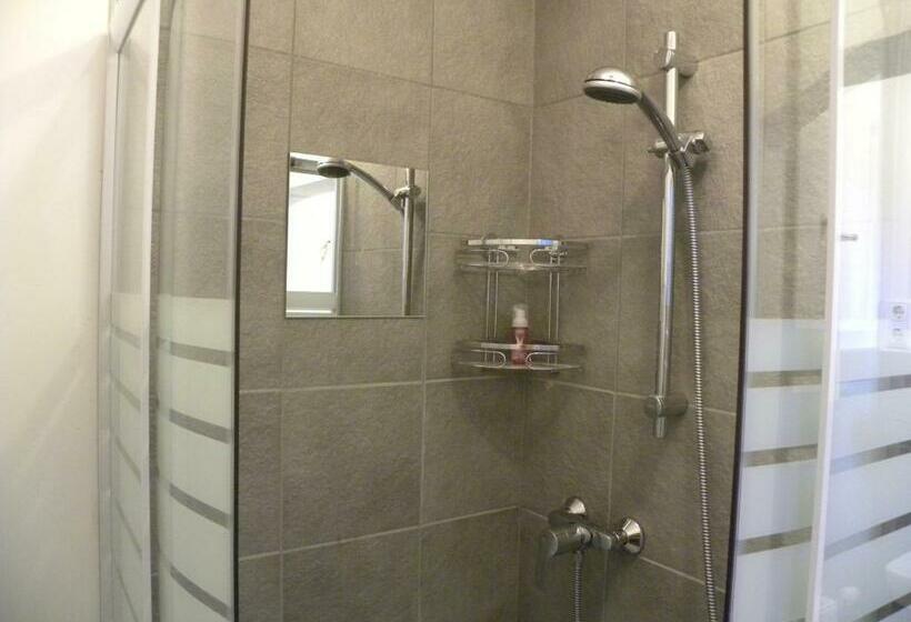 جناح مزوَّد بشرفة, Landhaus Semmering