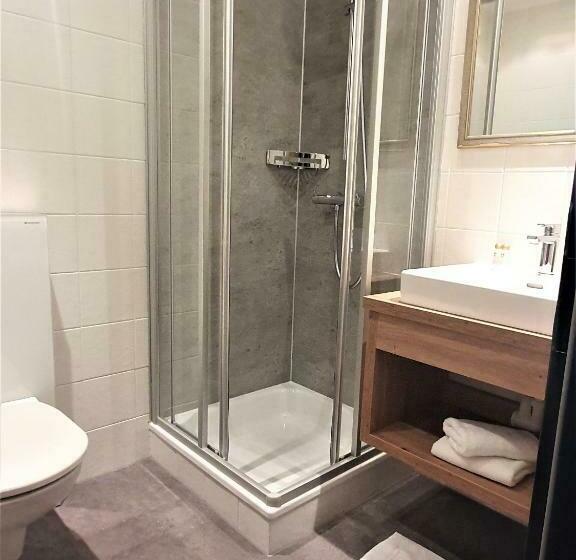 اتاق خانوادگی, Lerch