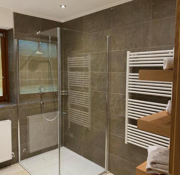 سوییت خانوادگی, Lerch