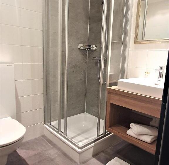 اتاق استاندارد یک نفره, Lerch