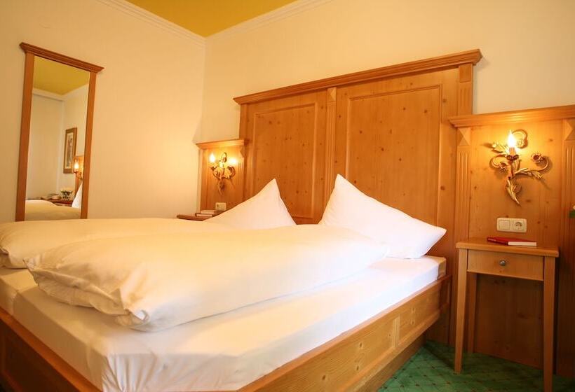 اتاق خانوادگی, Lerch