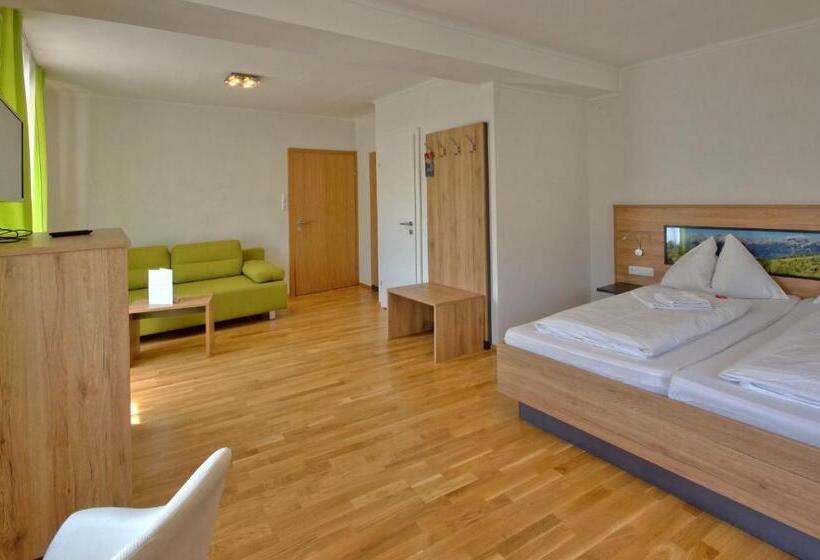 חדר סטנדרט לארבעה, Restaurant Das Rössl