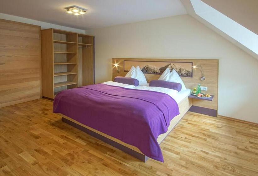 חדר בסיסי לשלושה, Restaurant Das Rössl