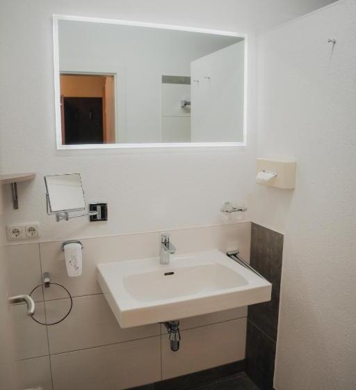 غرفة قياسية ثلاثية, Restaurant Das Rössl