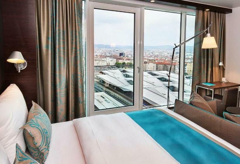 Standard Room, Motel One Vienna Central Station