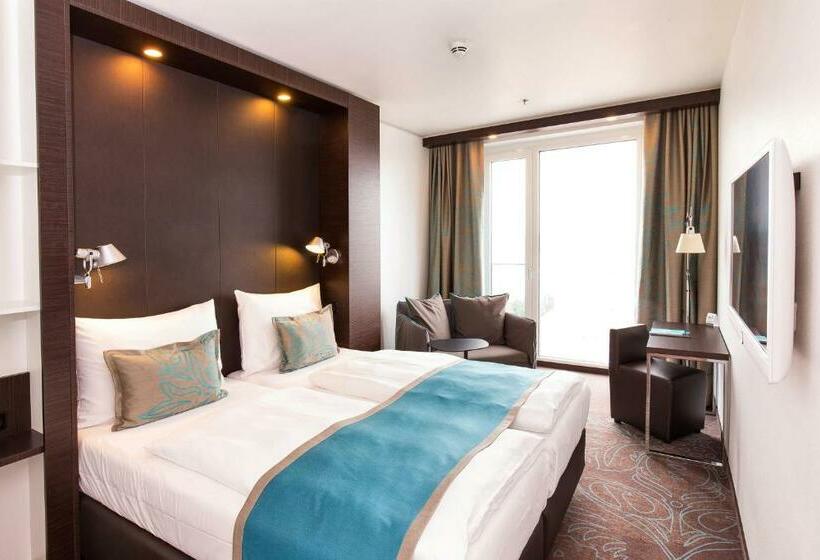 Standard Room, Motel One Vienna Central Station