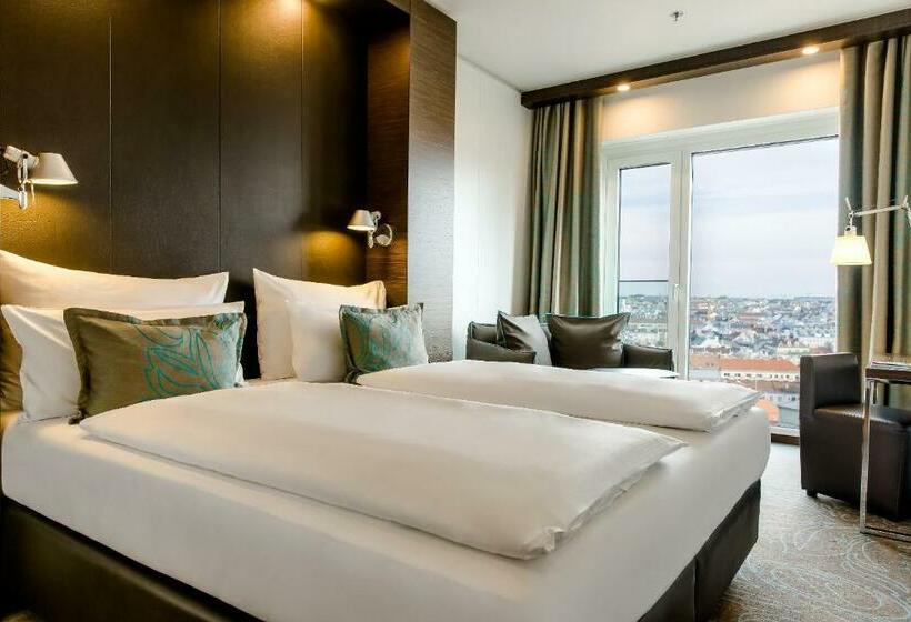 Standard Room, Motel One Vienna Central Station