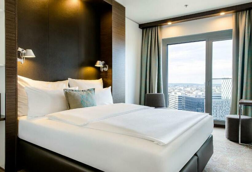 Standard Room, Motel One Vienna Central Station