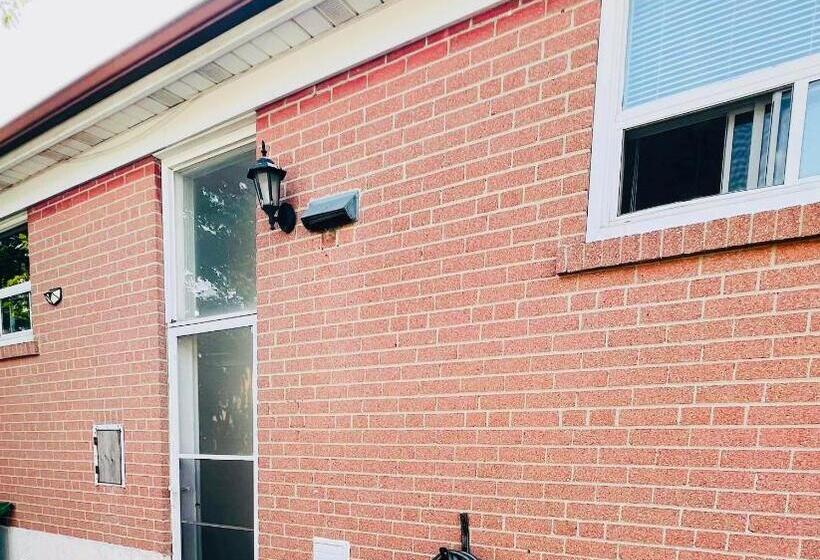 غرفة قياسية مطلّة علي الحديقة, Toronto Bed & Breakfast   Free Parking, Subway Access