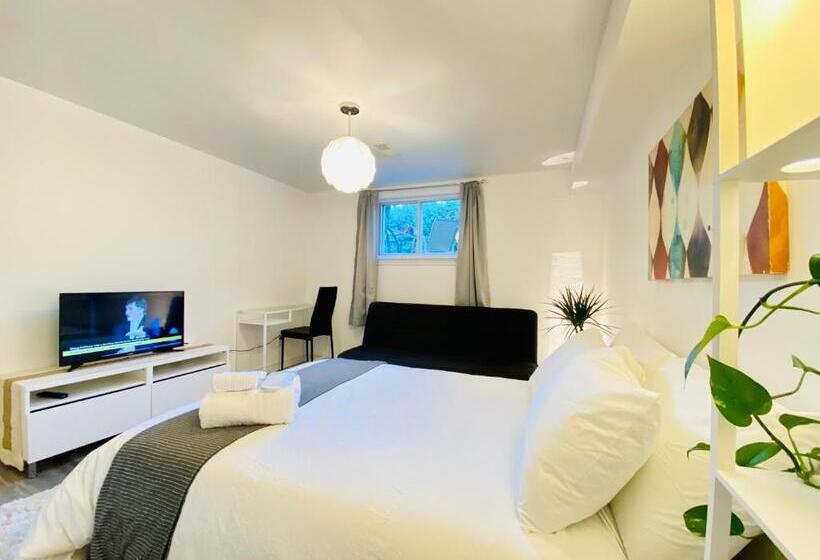 غرفة ديلوكس, Toronto Bed & Breakfast   Free Parking, Subway Access