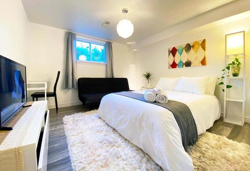 豪华房间, Toronto Bed & Breakfast   Free Parking, Subway Access
