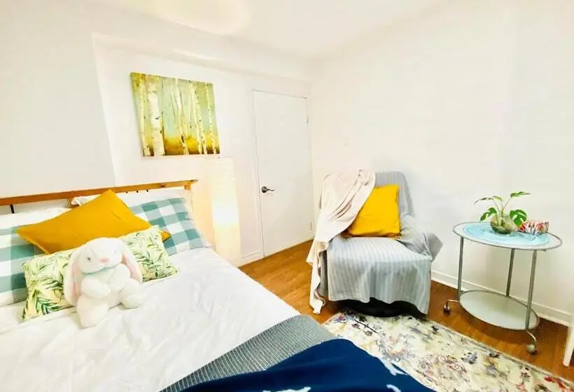 スタンダードルーム, Toronto Bed & Breakfast Free Parking, Subway Access