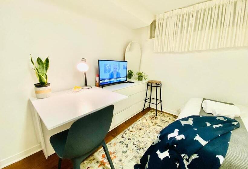 标准间, Toronto Bed & Breakfast   Free Parking, Subway Access