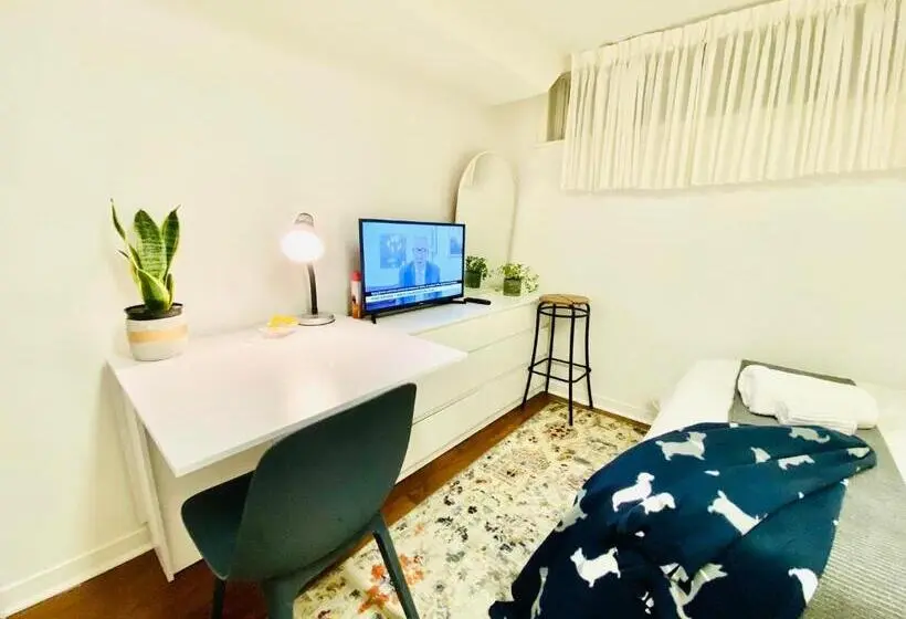 スタンダードルーム, Toronto Bed & Breakfast Free Parking, Subway Access