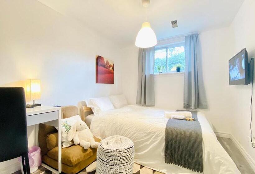 غرفة قياسية مطلّة علي الحديقة, Toronto Bed & Breakfast   Free Parking, Subway Access