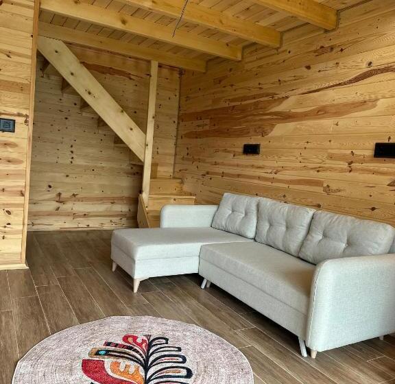 プレミアム４ベッドルーム, Cile Vadi Bungalov