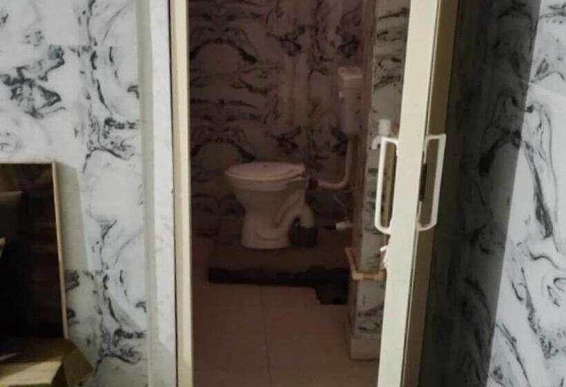 三人经典房间, Oyo Highway Inn