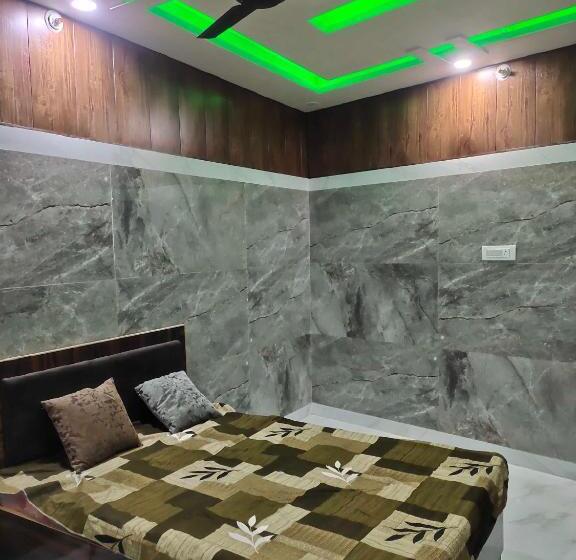 三人经典房间, Oyo Highway Inn